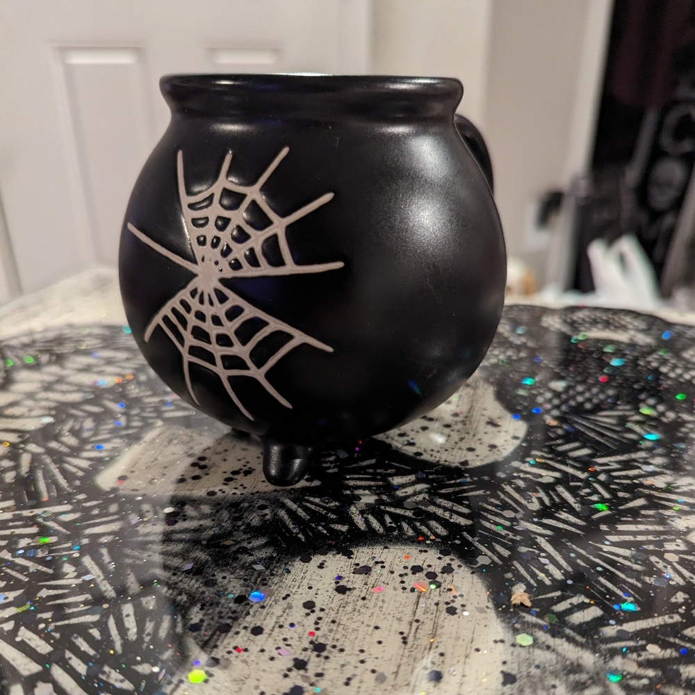 Target stoneware mug Cauldron Spiderweb Hide & Eek